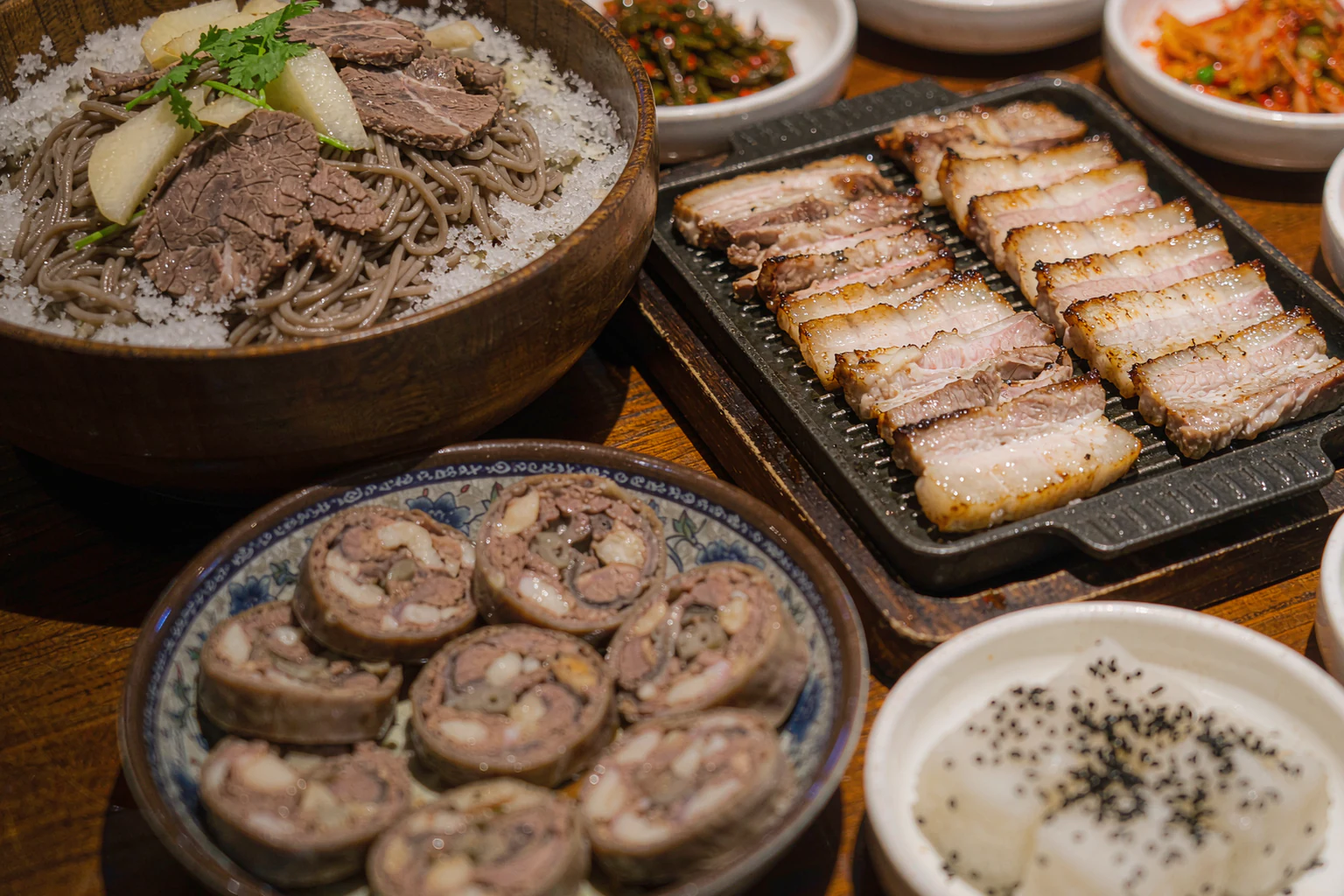 延吉怎么吃?冷面、烤肉、米肠与打糕的点法