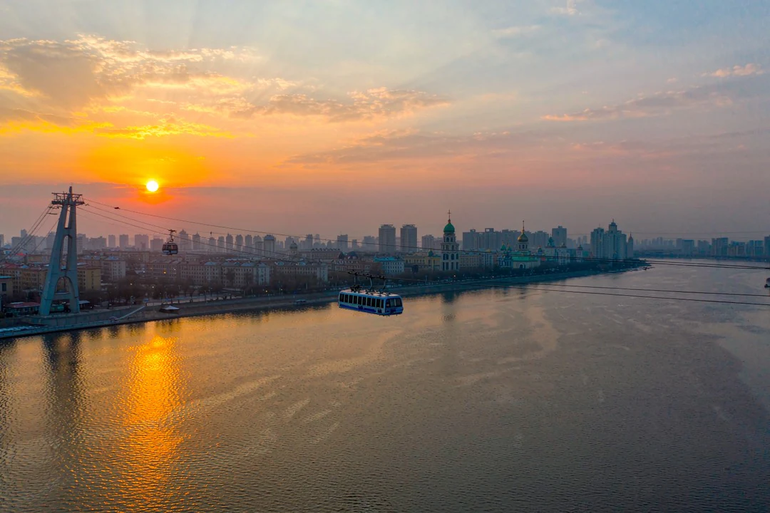 2026 哈尔滨旅游攻略：几月去比较合适？冰雪大世界、雪乡必去景点、路线与报团避坑指南